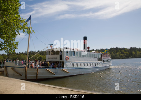 Steam Ship Prins Carl Philip an der Pier des königlichen Schloss Drottningholm Palace in Stockholm Schweden Stockfoto