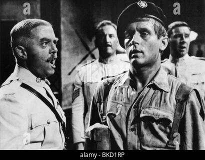 WAFFEN IN BATASI (1964) RICHARD ATTENBOROUGH, JOHN LEYTON WAFFEN 004P Stockfoto