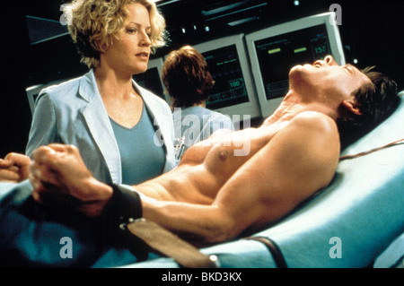 HOLLOW MAN (2000) ELISABETH SHUE, KEVIN BACON MANN 001 Stockfoto