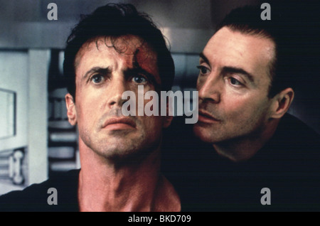 JUDGE DREDD (1995) SYLVESTER STALLONE, ARMAND ASSANTE RI 111 Stockfoto