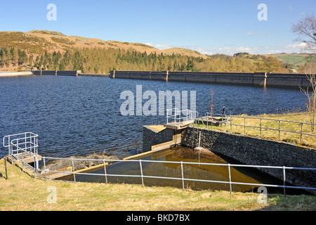 Haweswater Dam. Mardale, Nationalpark Lake District, Cumbria, England, Vereinigtes Königreich, Europa. Stockfoto