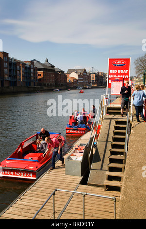 Selbstfahrt Bootsvermietung am Fluss Ouse York Yorkshire UK Stockfoto