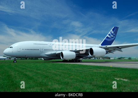 Passagierflugzeug Airbus A380 während der 48. Paris International Air show - Flughafen Le Bourget Stockfoto