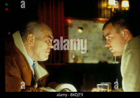 GUY RITCHIE (DIR) O/S "LOCK, STOCK AND TWO SMOKING BARRELS" (1998) MIT LENNY MCLEAN GYRC 009 Stockfoto