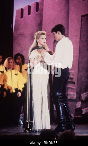 MANNEQUIN: AUF DER BEWEGUNG (1991) MANNEQUIN 2 (ALT) KRISTY SWANSON, WILLIAM RAGSDALE MAN2 005 Stockfoto