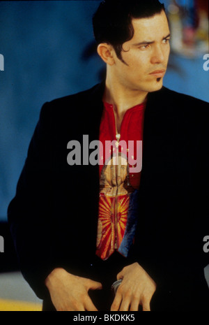 ROMEO UND JULIA (1996) JOHN LEGUIZAMO ROMJ 120 H Stockfoto