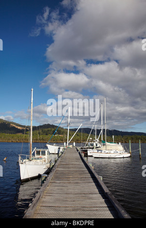 Steg und Booten, Franklin, Huon River, südliche Tasmanien, Australien Stockfoto