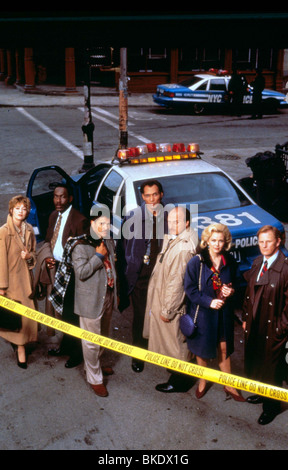 NYPD BLUE (TV) SHARON LAWRENCE, JAMES MCDANIEL, NICHOLAS TURTURRO, JIMMY SMITS, DENNIS FRANZ, GAIL O GRADY, GORDON CLAPP NYP 026 Stockfoto