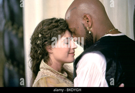 OTHELLO (1995) IRENE JACOB, LAURENCE FISHBURNE OTHE 012 Stockfoto