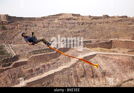 Eine neue Attraktion im Mehrangarh Fort Jodhpur Rajasthan, eine der größten Festungen in Indien ist der Flying Fox. Stockfoto