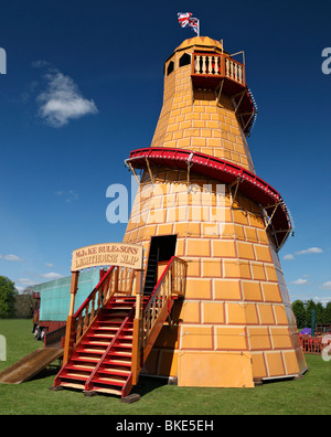 Traditionelle Helter Skelter Messegelände fahren auf Carters Steam Fair. Stockfoto