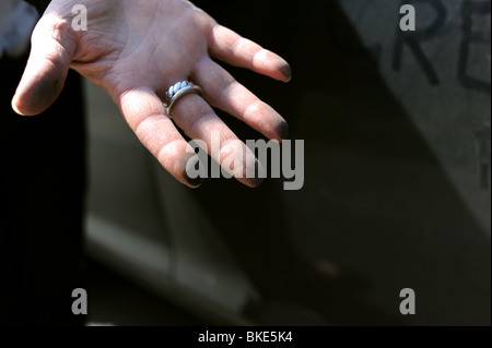 Nachricht geschrieben in Staub auf einem Auto verursacht durch die Vulkanasche aus der Vulkanausbruch in Island-April 2010-UK Stockfoto