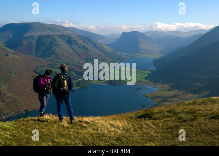 Crummock Wasser und See Buttermere vom Mellbreak in der Seenplatte, Cumbria, England, UK, Europa Stockfoto