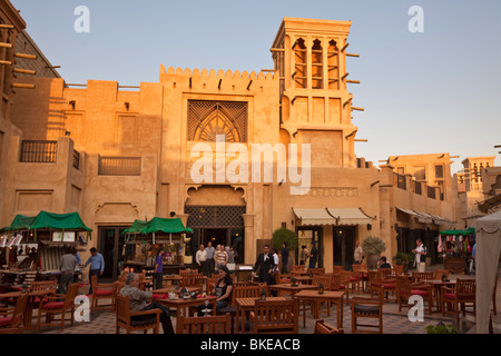 Medinat Jumeirah, arabisches Gericht, Dubai, Vereinigte Arabische Emirate Stockfoto