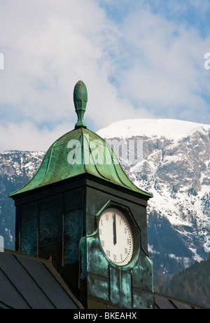 Königsee (King's Lake) Clock Tower in den Bayerischen Alpen Stockfoto