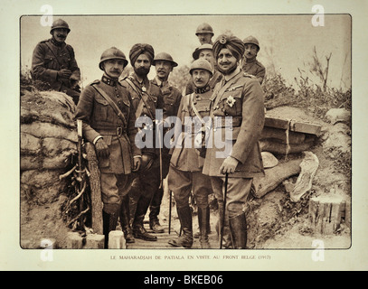 Der Maharaja / Maharadscha von Patiala, Indien besuchen Trench mit Offizieren in Westflandern während ersten Weltkrieges One, Belgien Stockfoto