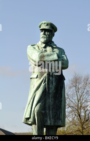 Statue von Kapitän Edward John Smith in Beacon Park, Lichfield, Staffordshire, England, Vereinigtes Königreich Stockfoto