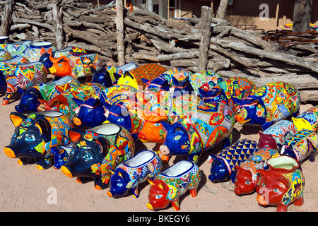 Die kleine Stadt Tubac, Arizona, ist bekannt für seine vielseitigen Geschäften, Kunstgalerien und bunte Keramik zeigt. Stockfoto