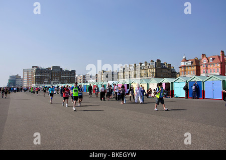 Brighton Marathon, Kingsway, Hove, East Sussex, England, Vereinigtes Königreich Stockfoto