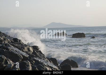 Miladys Strand in Biarritz in großen Wellen am Tag (Sommer) - Felsen und Wellen Stockfoto