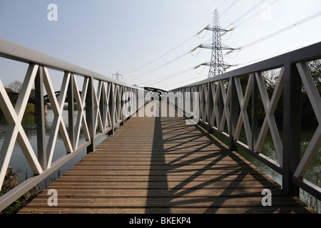 Fußgängerbrücke an der Themse in Kidlington 5 Stockfoto