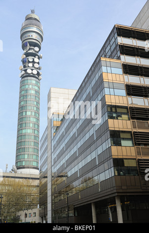 Der BT Tower (früher bekannt als Post Office Tower und Telecom Tower) einer der berühmten und bekannten Sehenswürdigkeiten in London. Stockfoto