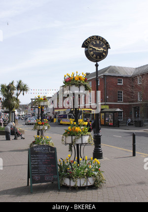 Stadt Clock High Street Christchurch Dorset April 2010 Stockfoto