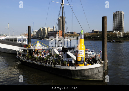 Wilfred Boot Pub am Nordufer der Themse Stockfoto