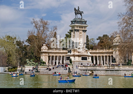 Park-unsere del Retiro Alfonso XII Denkmal Stadt Madrid-Spanien-Spanisch Stockfoto