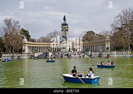 Park-unsere del Retiro Alfonso XII Denkmal Stadt Madrid-Spanien-Spanisch Stockfoto