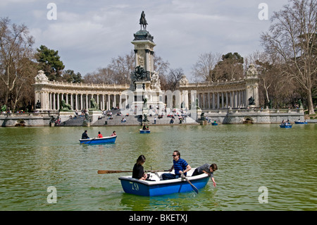 Park-unsere del Retiro Alfonso XII Denkmal Stadt Madrid-Spanien-Spanisch Stockfoto