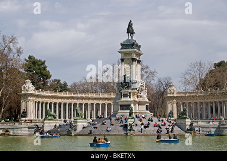 Park-unsere del Retiro Alfonso XII Denkmal Stadt Madrid-Spanien-Spanisch Stockfoto