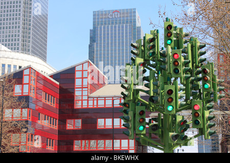 Ampel Baum Skulptur französischen Bildhauer Pierre Vivant London Docklands Canary wharf england Stockfoto