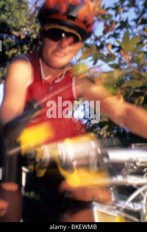 Frau Reiten lässt. Stockfoto