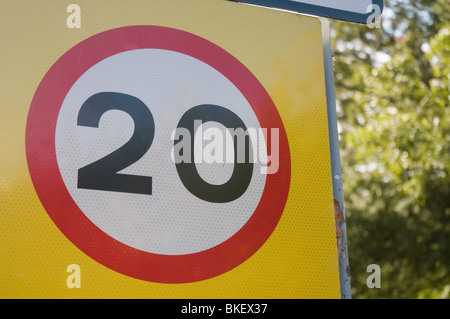 20 km/h Geschwindigkeit Zeichen Stockfoto