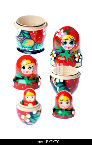 Matrjoschka-Puppen, fünf Holz Puppen ineinander nestbar. Babushkas. Stockfoto