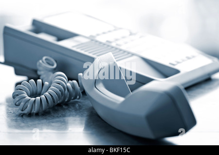 Telefonhörer ab auf Schreibtisch Stockfoto