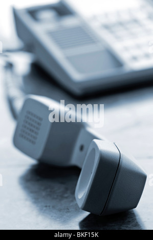Telefonhörer ab auf Schreibtisch Stockfoto