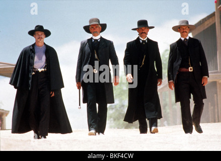 TOMBSTONE (1993) VA KILMER, SAM ELLIOTT, KURT RUSSELL, BILL PAXTON TBS 090 Stockfoto