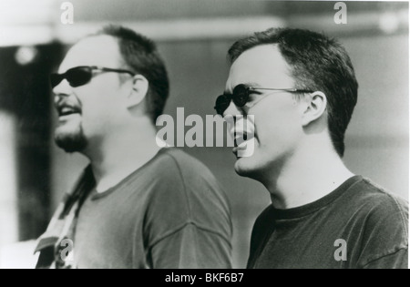 DIE WACHOWSKI BRÜDER (DIR) ANDY WACHOWSKI (DIR) LARRY WACHOWSKI (DIR) O/S "GEBUNDEN" (1996) LARR 001 P Stockfoto