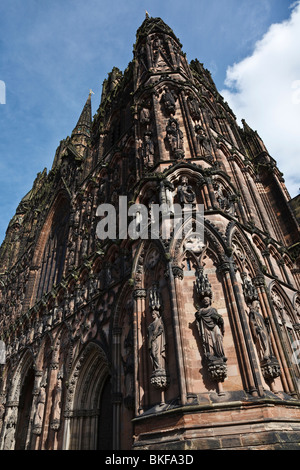 Detail der Schnitzereien an der westlichen Front der Kathedrale von Lichfield. Stockfoto