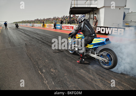 Motorrad ein Drag-Rennen, geritten von Mark Hales vorbereiten. Stockfoto
