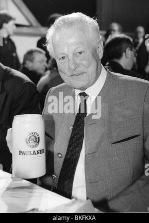 Streibl, Max, 6.1.1932 - 11.12.1998, deutscher Politiker (CSU), Ministerpräsident von Bayern 19.10.1988 - 27.5.1993, in Salvatorkeller, München, 1993, Stockfoto