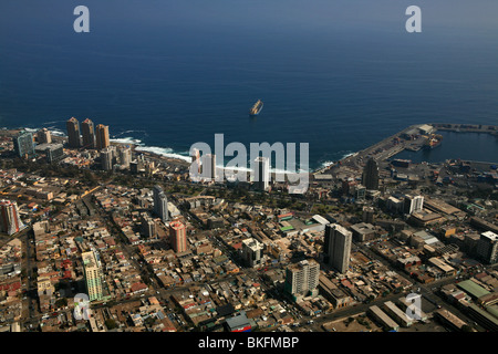 Luftaufnahme der Küste und Stadt Antofagasta, Chile Stockfoto