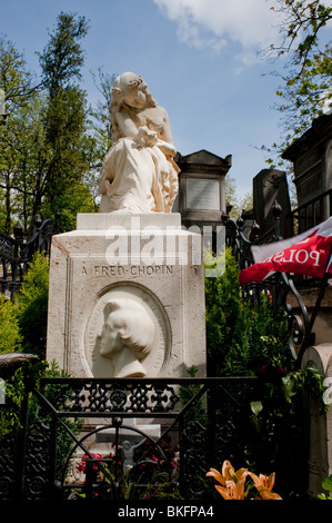 Frederic Chopin Gedenkskulptur auf dem Grab auf dem Friedhof Pere Lachaise, Paris Frankreich, Grabsteinkunst Stockfoto