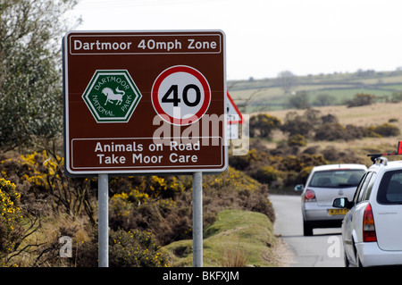 Dartmoor Nationalpark Devon England UK 40 km/h fahren Begrenzung Zeichen Stockfoto