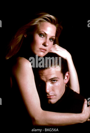 CHASING AMY (1997) JOEY LAUREN ADAMS, BEN AFFLECK CAMY 008 Stockfoto