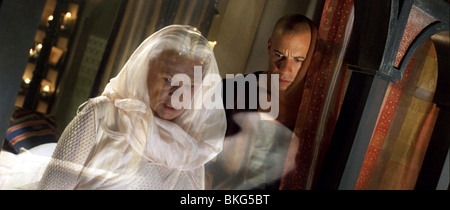 THE CHRONICLES OF RIDDICK (2004) JUDI DENCH, VIN DIESEL CHRK 001-18 Stockfoto