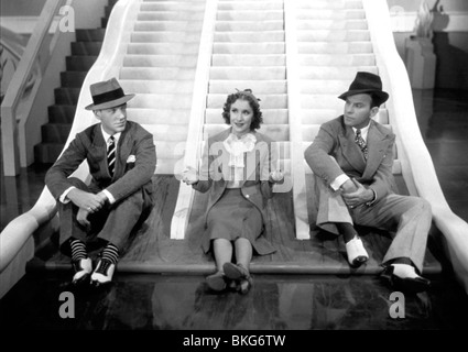 EINE MAID IN BEDRÄNGNIS (1937) FRED ASTAIRE, GRACIE ALLEN, GEORGE BURNS DMD 008 Stockfoto