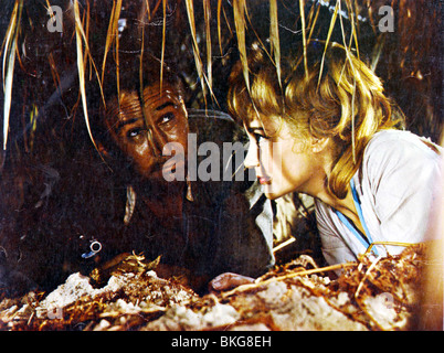 ÖSTLICH VON SUDAN (1964) ANTHONY QUAYLE, SYLVIA SYMS EAOS 001FOH Stockfoto